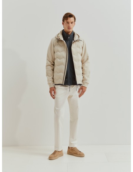 CHAQUETA CON CAPUCHA ACOLCHADA